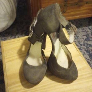 Micheal Kors Dark Grey Suede Platform Shoes with Chucky Heel (6.5)